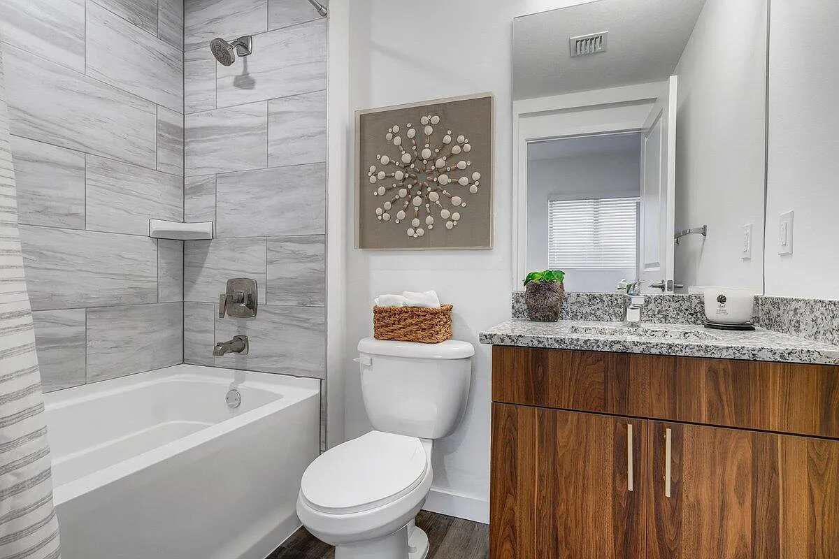 2 bed, 2.0 bath, 1100 sqft, $2,200 — Photo 4