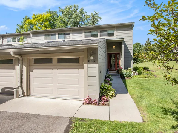 683 Skynob Dr, Ann Arbor, MI 48105
