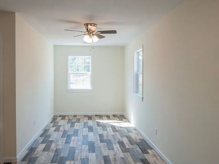 2516 Rebecca Dr — Photo 6