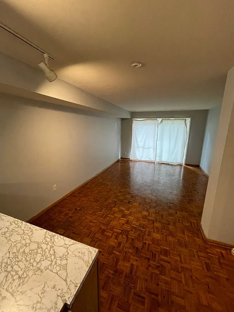 North Campus 2 bedroom 1 bath apartments — Photo 3