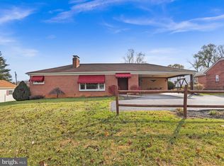 11711 Robinwood Dr, Hagerstown, MD 21742