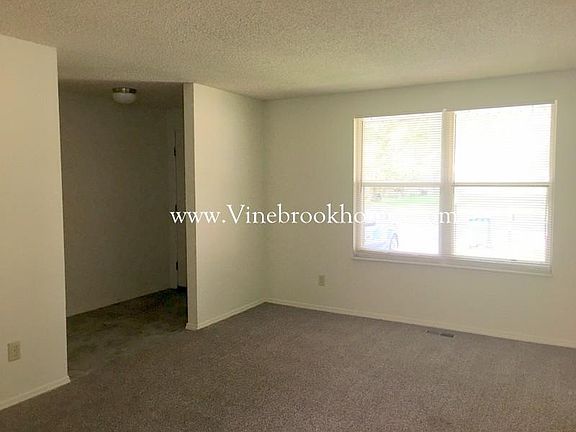 3rd image of 6461 Rolling Glen Dr