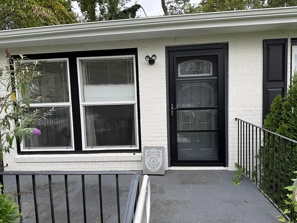 1747 Clairmont Dr