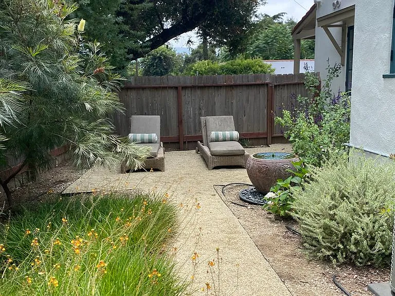 112 E Summer St — Photo 21