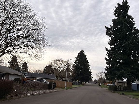 5th image of 1412 NW 102nd Cir
