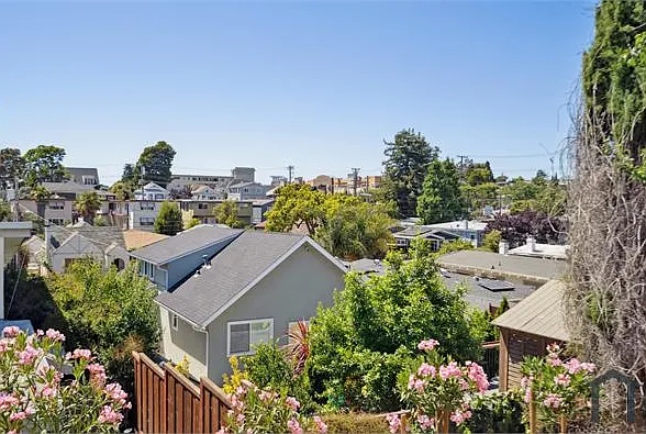 3441 Laguna Ave #1 — Photo 28