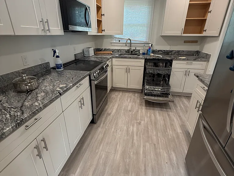 4325 Maple Ave — Photo 3