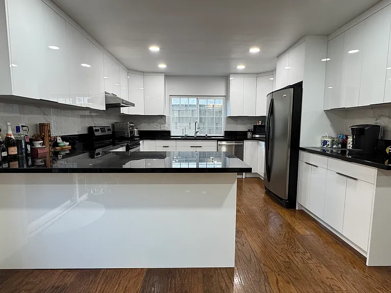 18706 Clydepark Ave — Photo 12