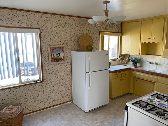 4th image of 4064 Texas St #1