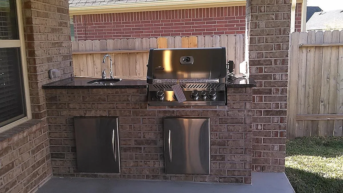 4 bed, 2200 sqft, $2,499 — Photo 3