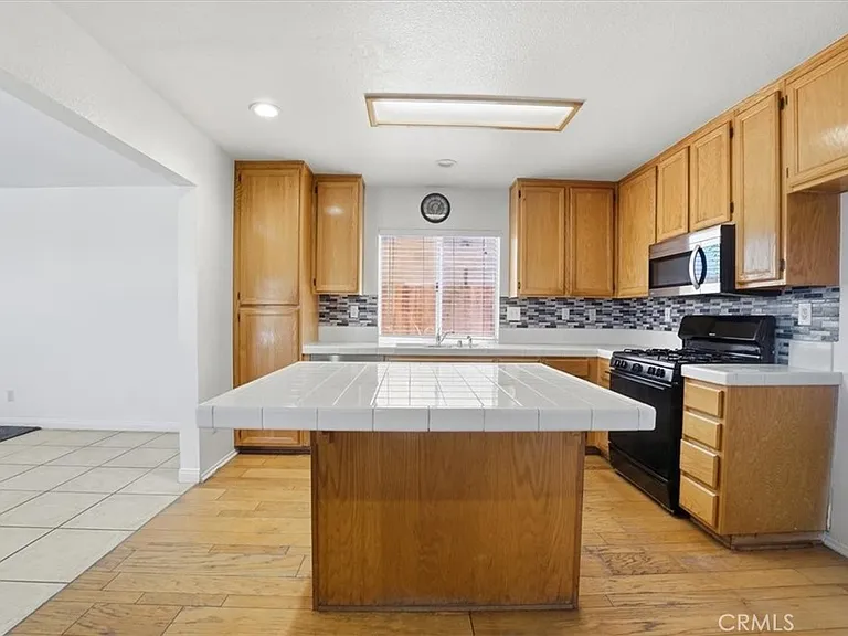 8541 Dove Creek Trl — Photo 14