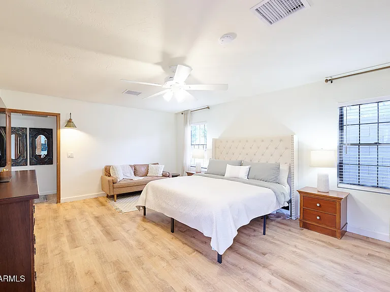 1708 E Montebello Ave — Photo 6