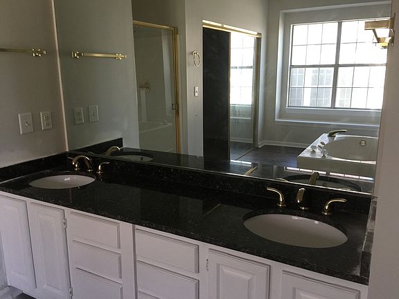 2nd image of 209 Cherry Hill Dr