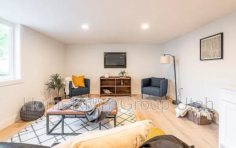 1626 E Downington Ave — Photo 22