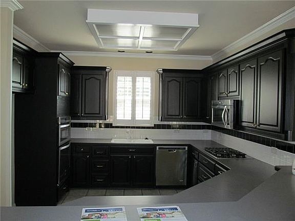 2nd image of 112 Royal Oaks Dr