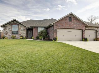 5748 S Eldon Dr, Battlefield, MO 65619