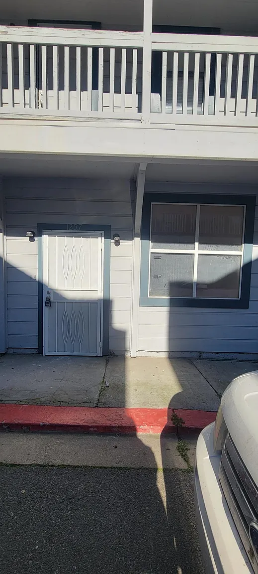 1257 B St Suite D photo 1