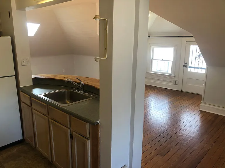 245 N Sherman St #B — Photo 6