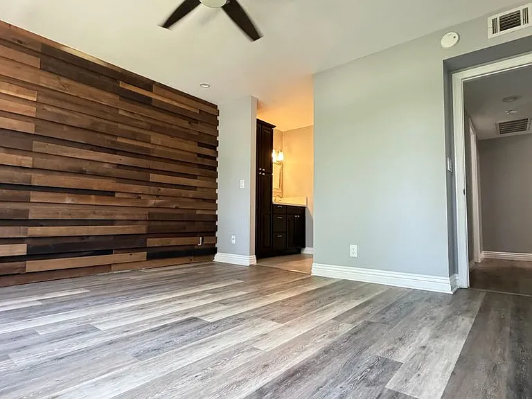 27128 Hidaway Ave #4 — Photo 12