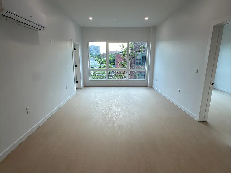 75 Webster St #4D — Photo 2