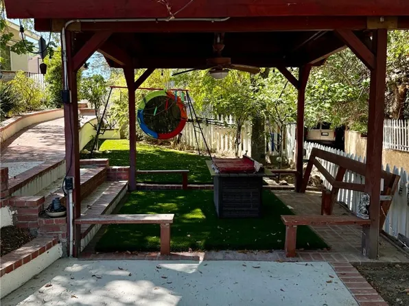 22972 Avenue San Luis #B, Woodland Hills, CA 91364