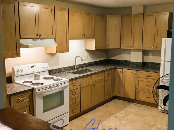 (undisclosed Address), Topsham, ME 04086