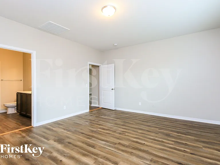 398 W Powell Dr — Photo 9