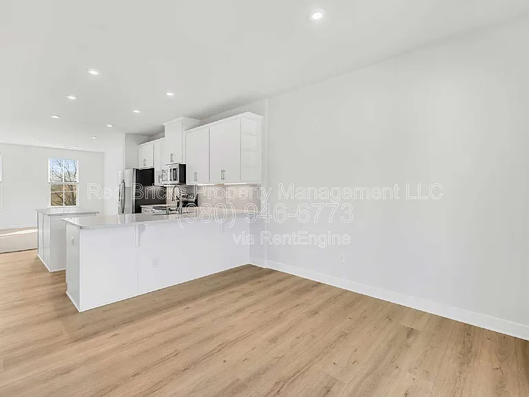 2833 Statesville Ave — Photo 8
