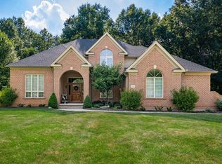 8918 Filiz Ln, Powell, OH 43065