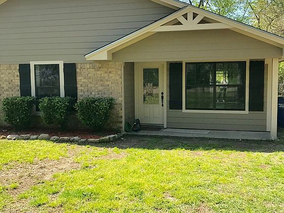3rd image of 172 Wayland Dr
