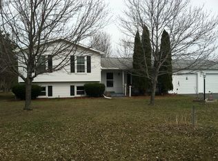 4138 Straw Rd, Canandaigua, NY 14424