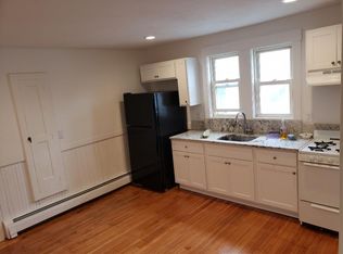 76 Friend St APT 3, Amesbury, MA 01913