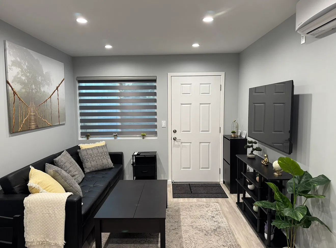 1 bed, 400 sqft, $2,200 — Photo 3