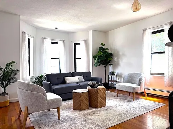 86 Walnut St APT 3, Dorchester, MA 02122