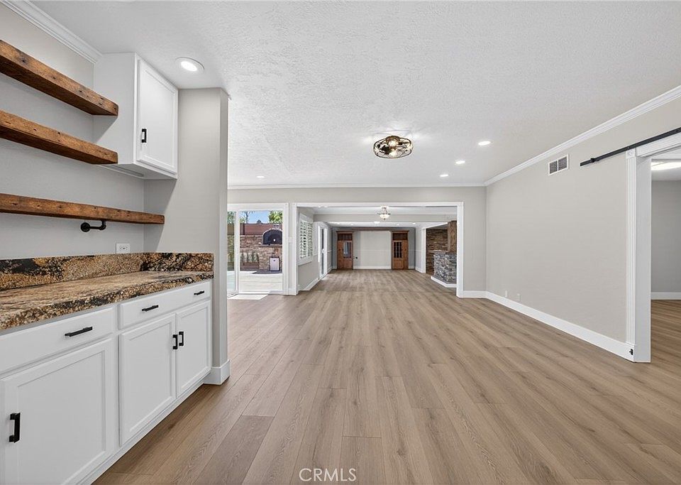1st image of 2425 Heather Ave