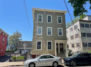 151 3rd St #3, Cambridge, MA 02141
