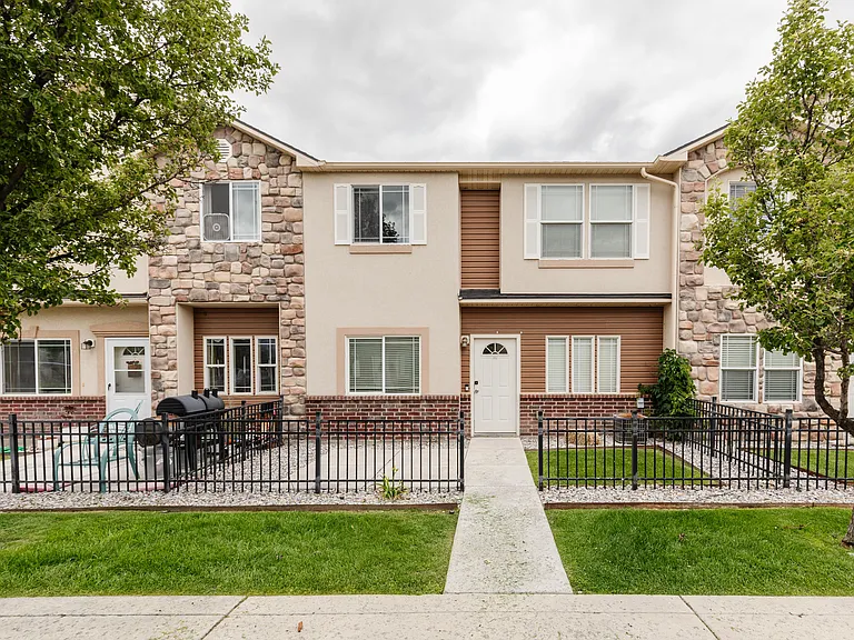 484 W 1490 N #102 — Photo 25