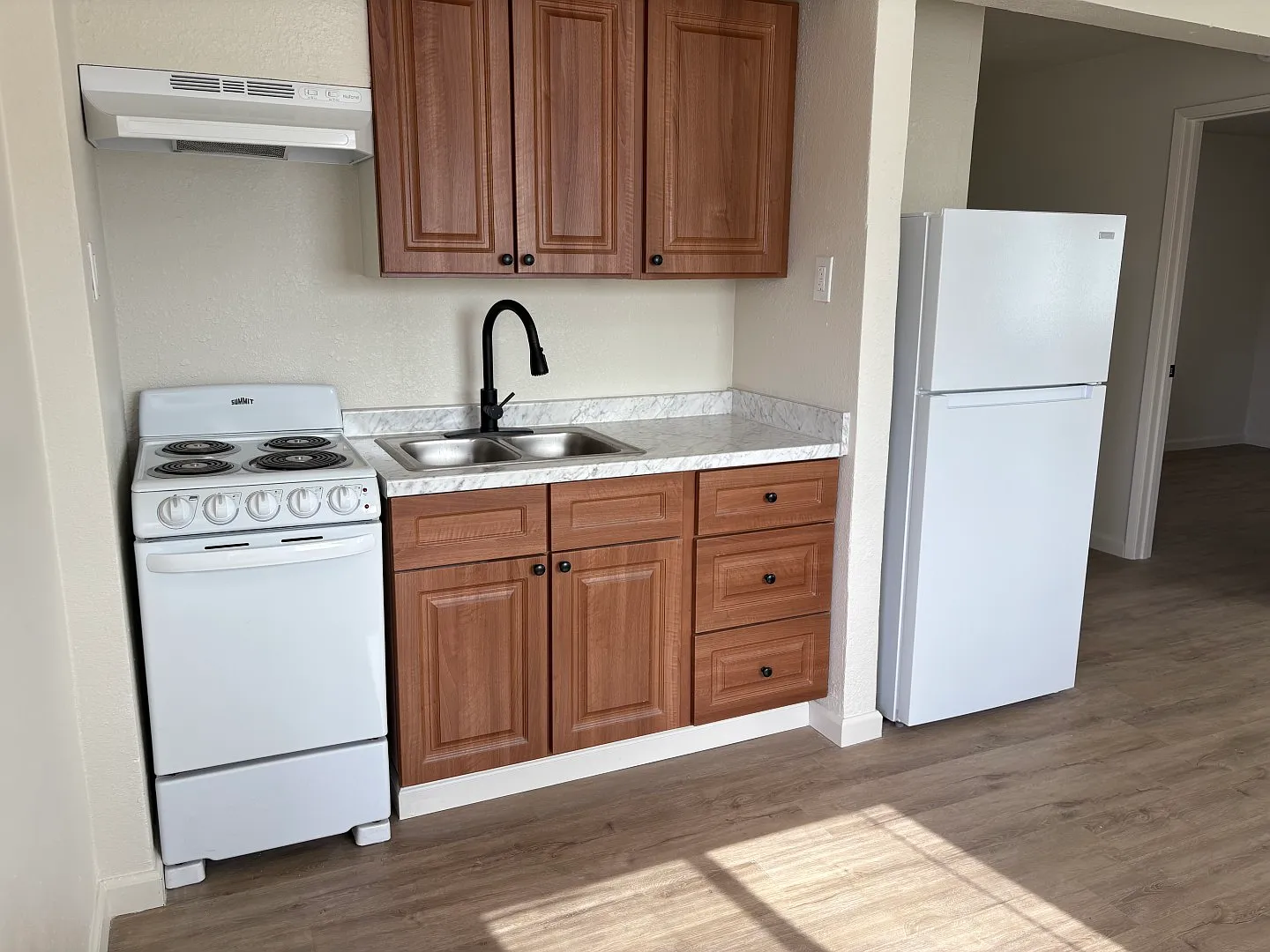 1 bed, 800 sqft, $1,595 — Photo 4