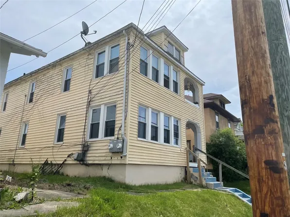 318 Oak Hill Ave, Endicott, NY 13760