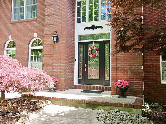 4th image of 24 Cheryl Ln