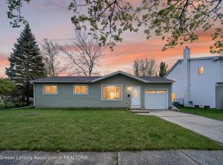 2715 Glenbrook Dr, Lansing, MI 48911