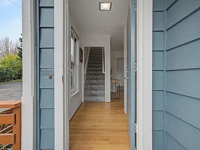 2220 SE Yamhill St — Photo 16