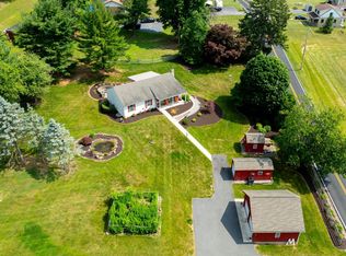 526 Freemansville Rd, Reading, PA 19607