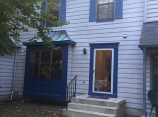 5912 Roberts Common Ct, Burke, VA 22015