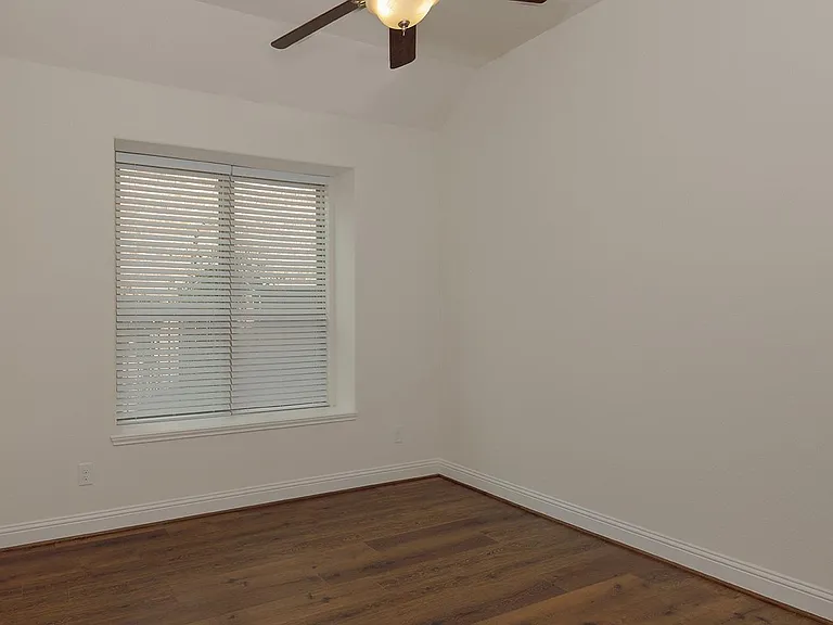 46 Caprice Bend Pl — Photo 27