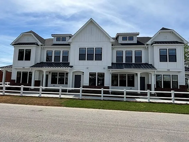 133 John Street - A-(Ravenel 2.0A) — Photo 2