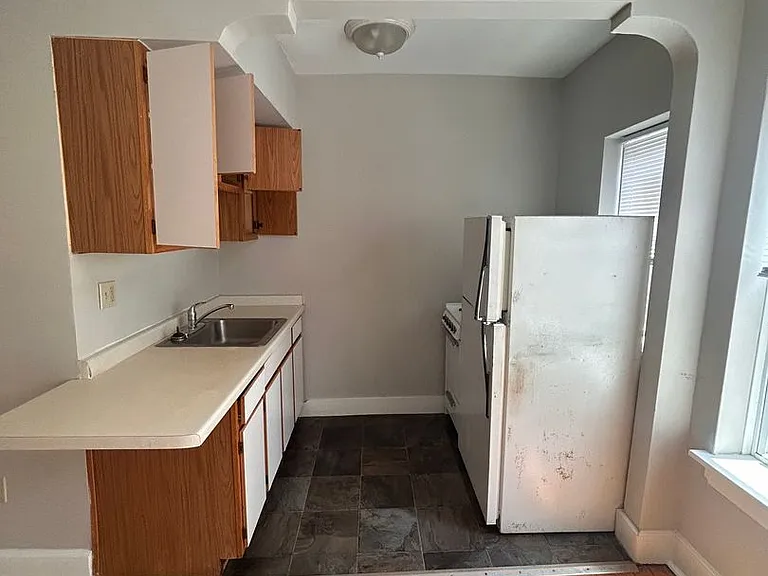 1521 N Franklin Pl — Photo 3