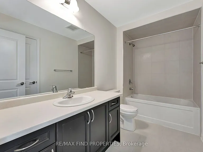 21 Dennis Ave — Photo 30