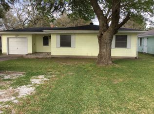 5048 Gulf Ave, Groves, TX 77619