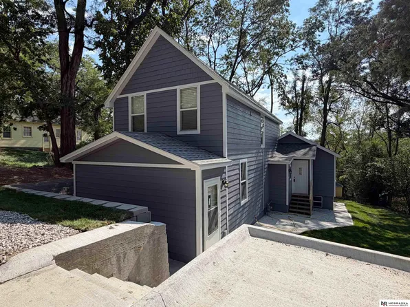 429 Center St, Omaha, NE 68108